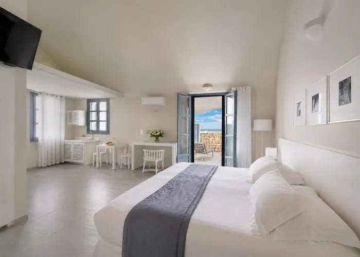 Acroterra Rosa Luxury Suites & Spa