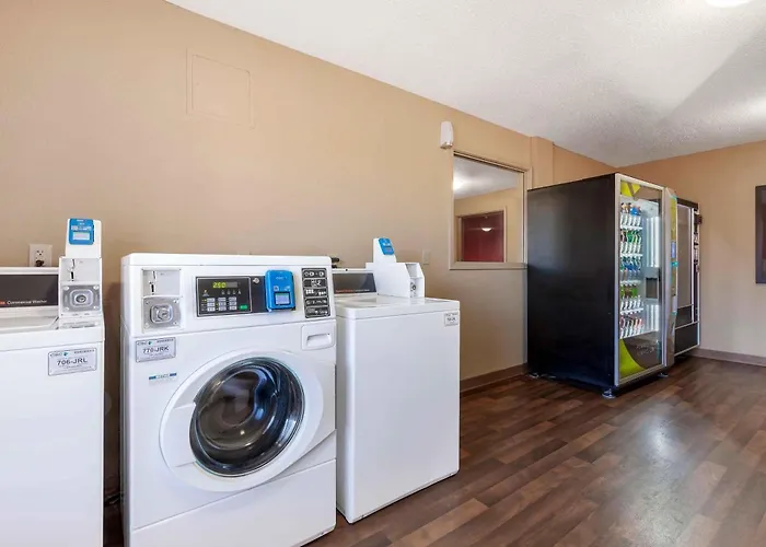 Extended Stay America Select Suites - Rockford - State Street