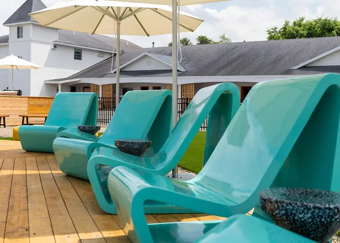 Driftaway Hotel And Pool