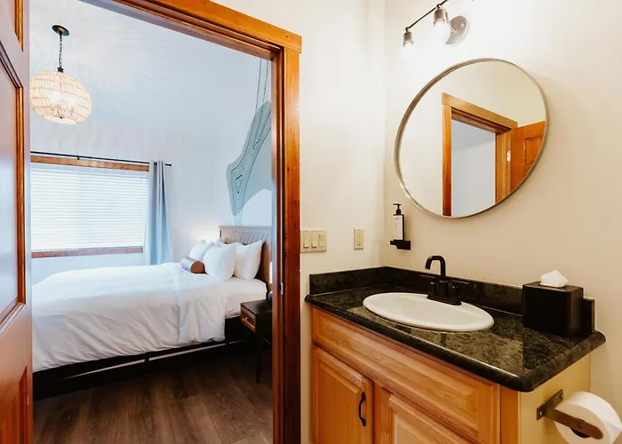 Kintla Ridge Suite Wfull Kitchen And Washerdryer