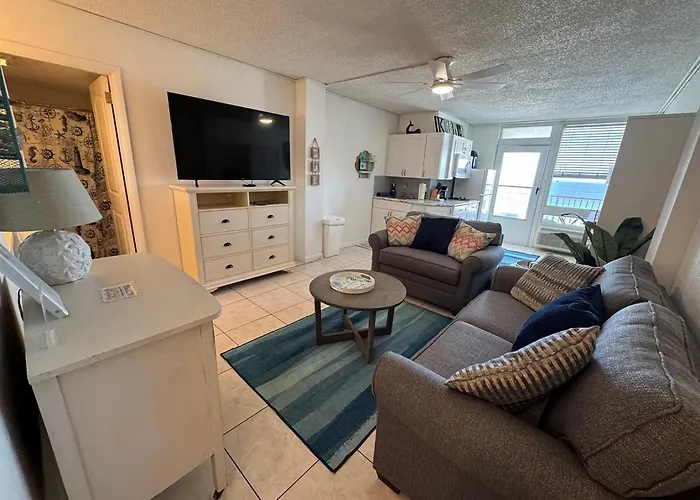 Direct Ocean Front View 1 Bedroom 2 Pools