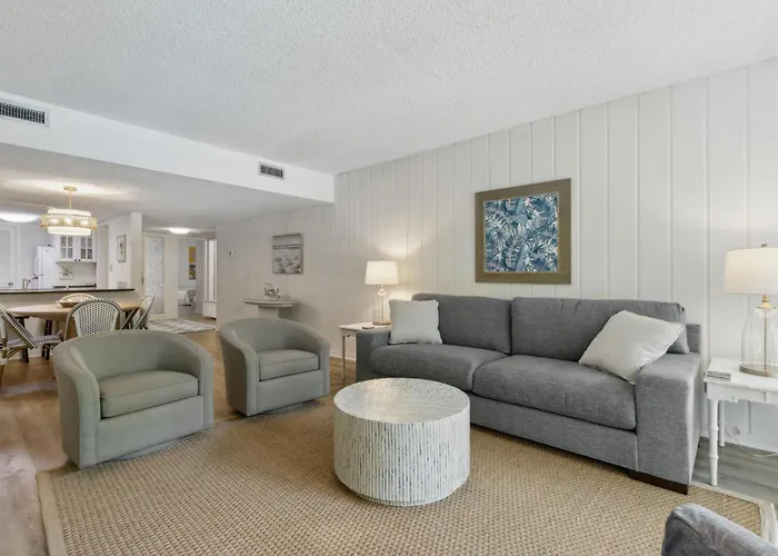 2112 Beach Wood