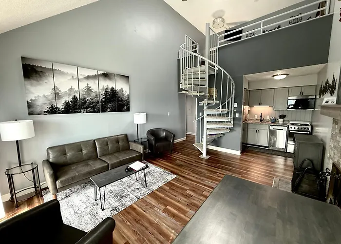 Spacious Gatlinburg Condo With Million Dollar Mountain Views