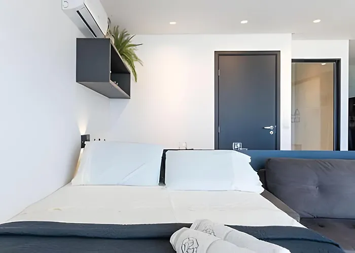 Bhs Flat A Beira Mar 2203