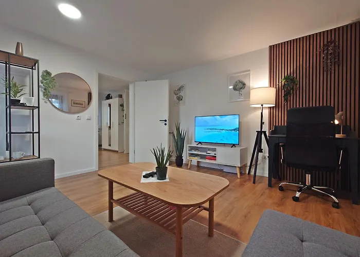 JIRVISTA-Homes, voll ausgestattete Wohnung im EG, kontaktloser Zutritt