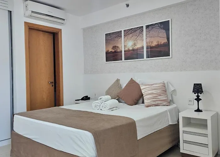 Flat Confortável e completo para Família ou a Trabalho, ao lado dos Ministérios e ESPLANADA, grande,com academia e no centro da cidade, em Saint Moritz Brasília Hotel