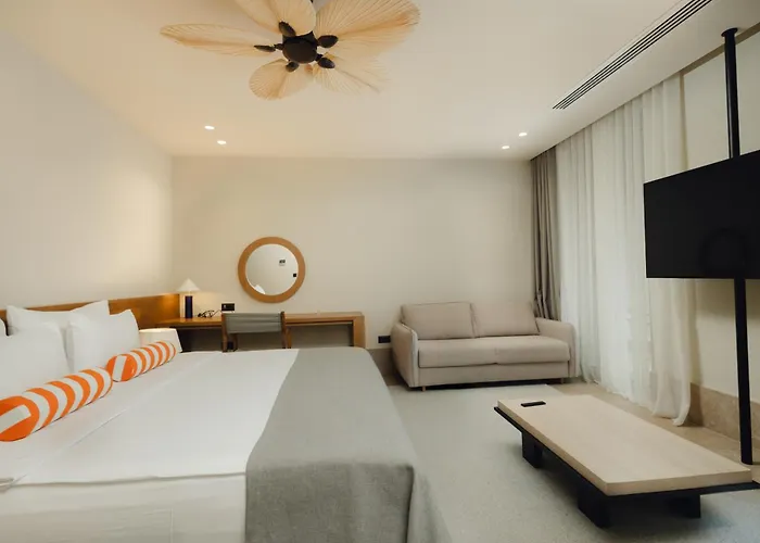 Infinity Hotel & More