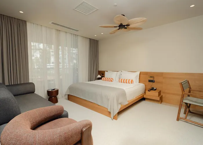 Infinity Hotel & More