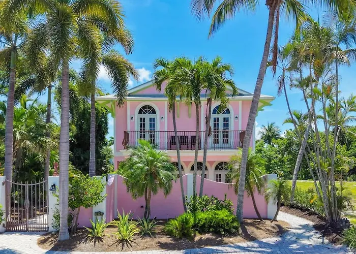 Waterfront Pink House With Private Dock & Pool