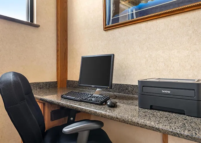 Best Western Plus Silver Saddle Inn