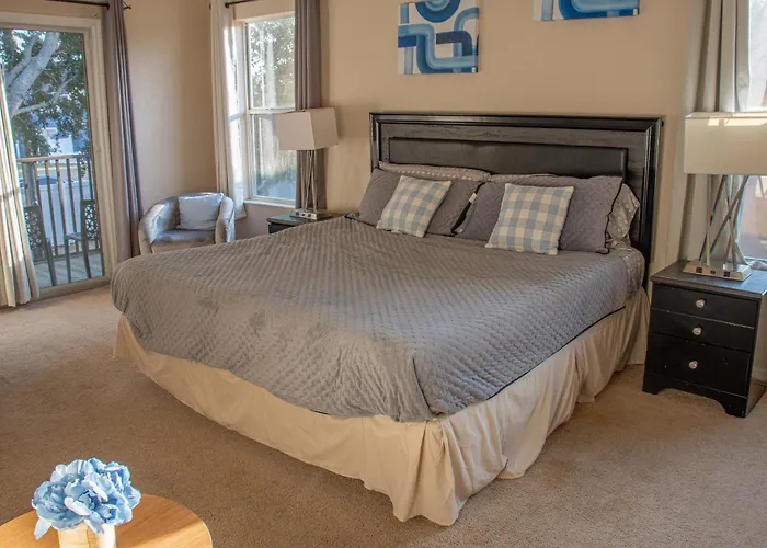 Villas At Regal Palms-4 Bedroom3.5 Bath Townhouse