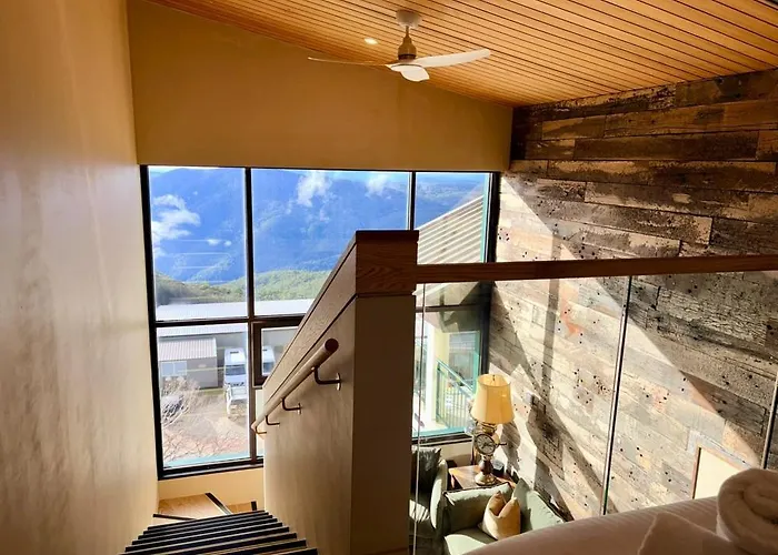 Mt Buller Chalet Hotel & Suites