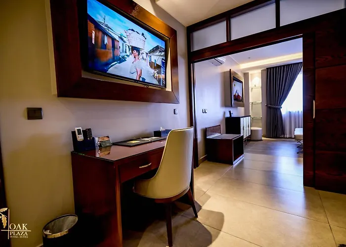 Oak Plaza Suites