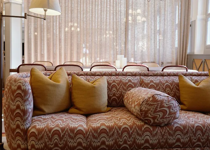 Wide Hotel