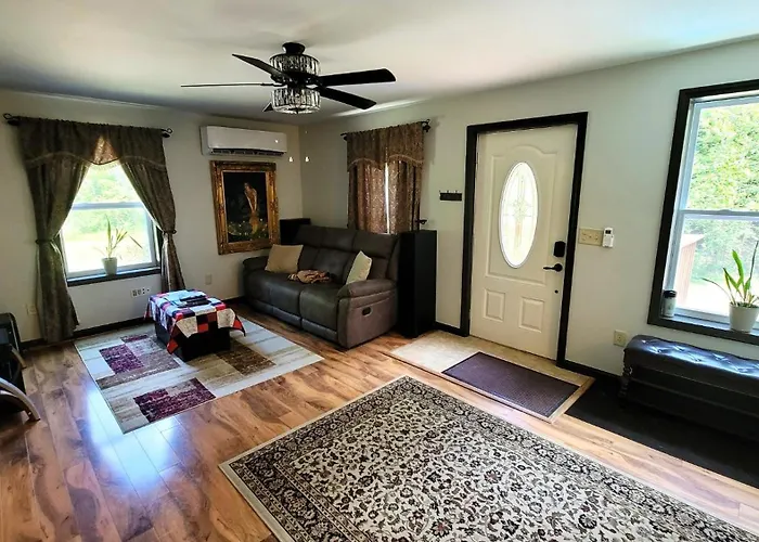 The Sovereign Suite - Cozy And Convenient With Home Theater