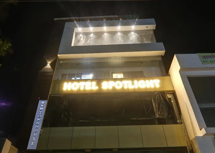Townhouse Hotel Spotlight
