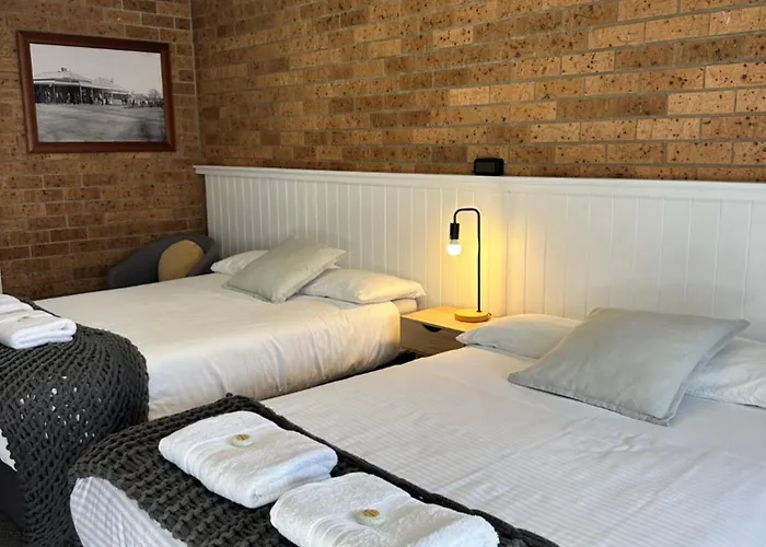 Deepwater Hotel