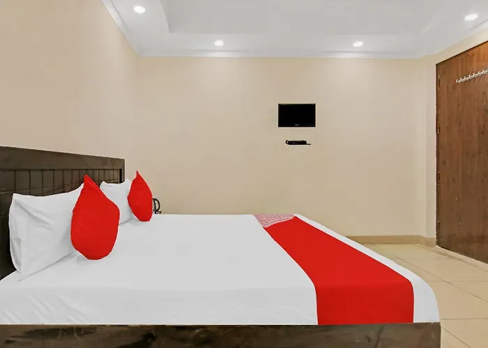 Hotel O Vibhu Residency Near Noida Sector 81 Metro Station