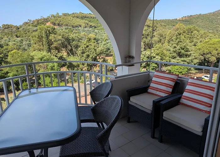 Vue Mer- Beau Studio-Pour 2 Personnes-Classe 3 Etoiles -Terrasse Abritee - Wi-Fi - Climatisation - Parking Gratuit