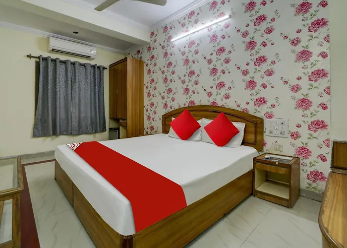 Oyo Flagship 81248 Hotel Satya Vilas