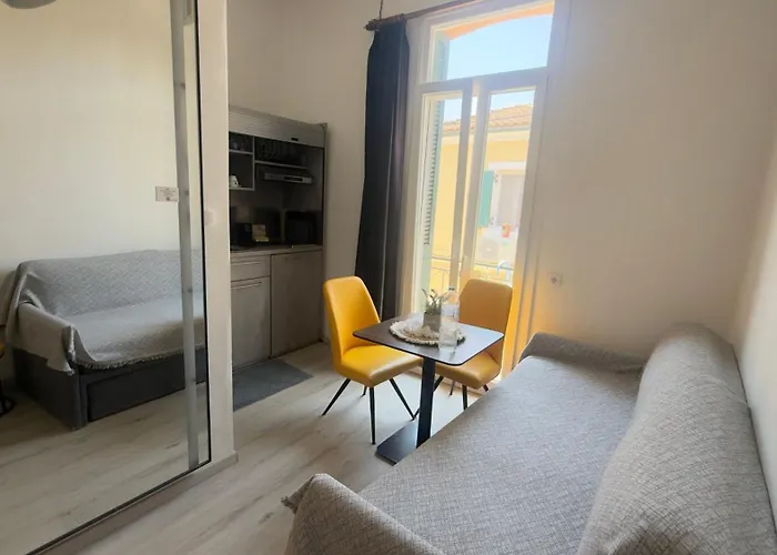 Travellers Corfu Town Luxury Suites, Studios & Apartments