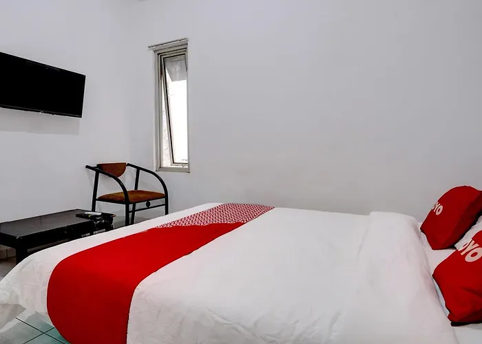 Oyo 92725 Regol Srimahi Residence