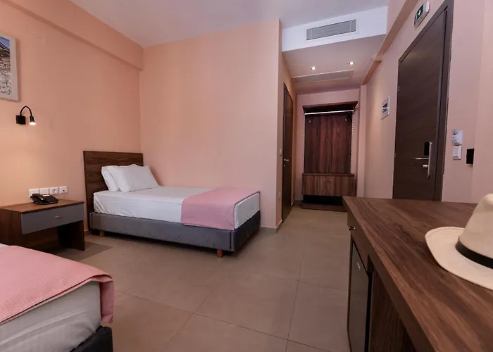 Old Nikiti'S Hotel