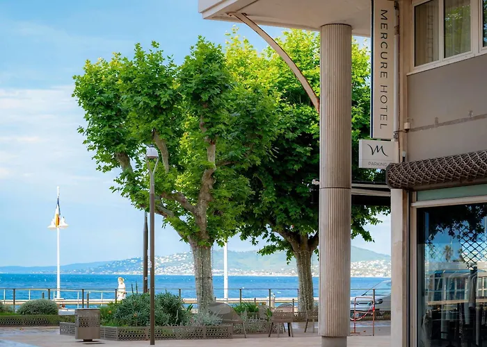 Mercure Saint Raphael Centre Plage