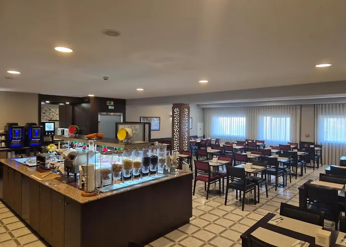 Hotel Feira Pedra Bela