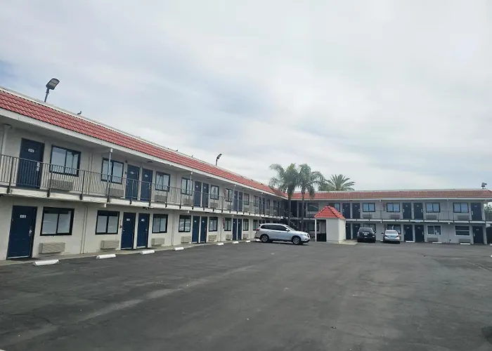 Bridgeview Hotel