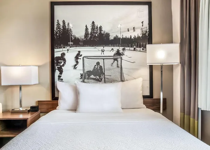 Super 8 By Wyndham Winnipeg West