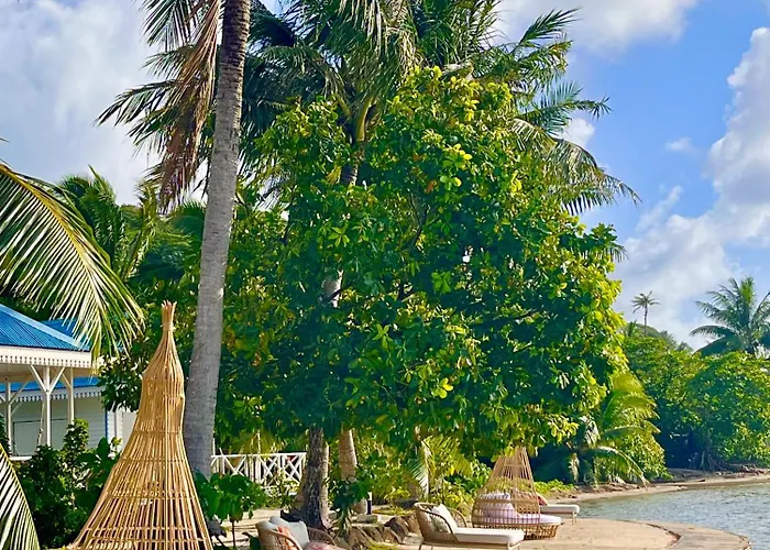 Opoa Beach Hotel