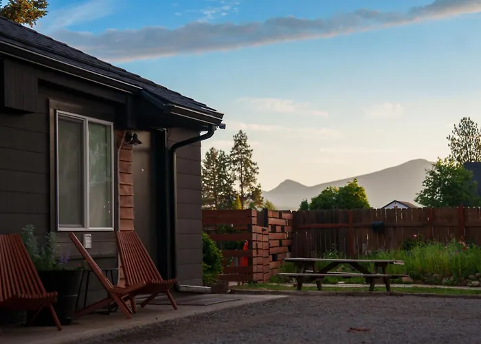 The Stranger Lodge - Pet Friendly