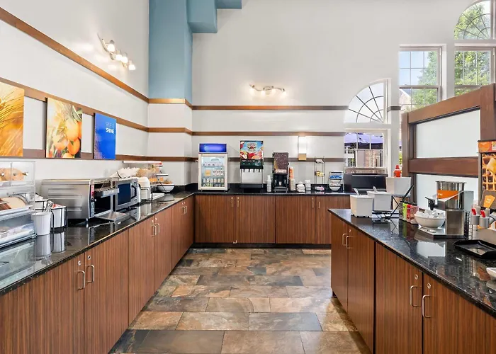 Comfort Inn & Suites And Conference Center