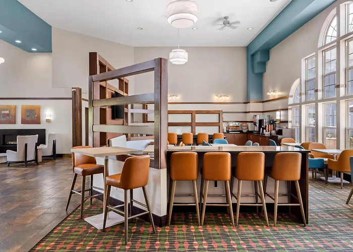 Comfort Inn & Suites And Conference Center