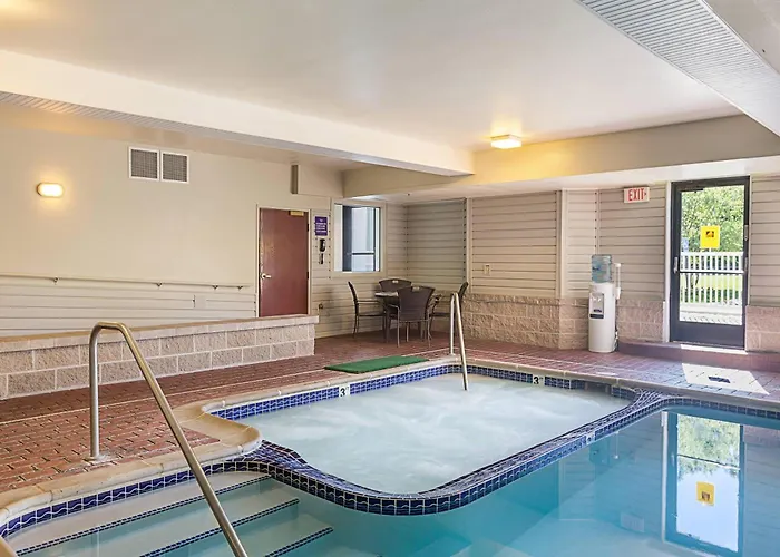 Sleep Inn & Suites Bay View Acme - Traverse City