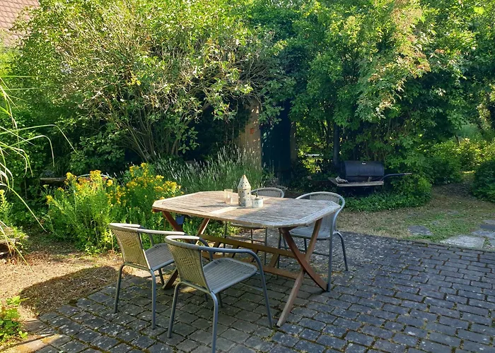 Unser Obervolkacher Ferienhaus - Omas Hideaway - Gartenoase mit Wohlfühlflair&Herz für Hunde