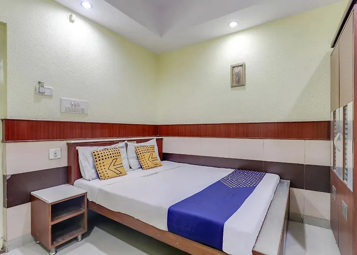 SPOT ON 77468 Kunkumam Residency