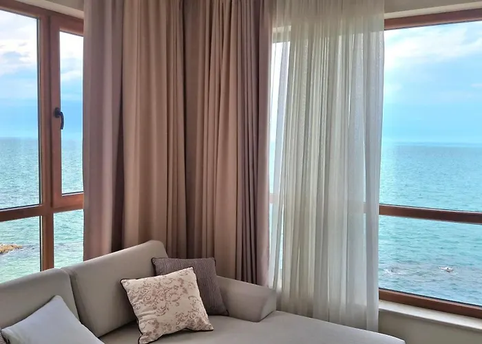 Dreams In La Mer