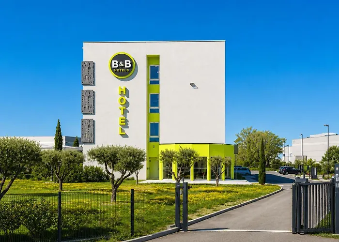 B&B Hotel Saint-Martin-De-Crau Alpilles Camargue