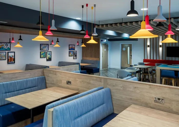 Holiday Inn Express Cambridge West - Cambourne By Ihg