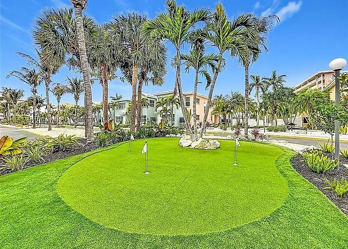 Indian Shores Beach Condo, Sleeps 4, Steps To Sand