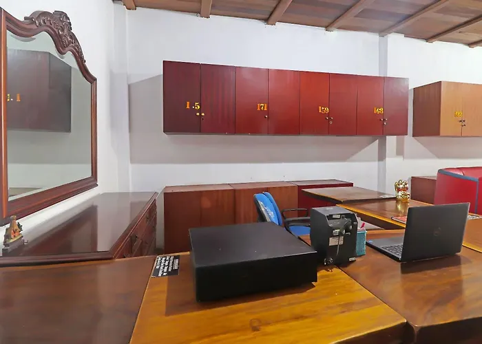Oyo 91807 Kemalasari Guesthouse