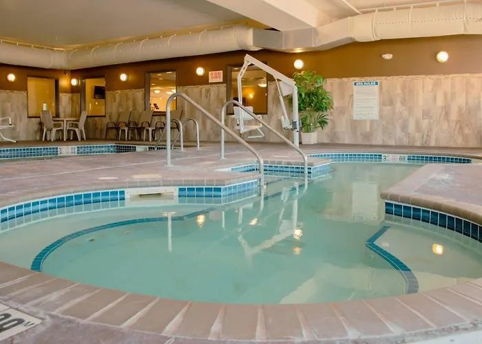 Comfort Inn & Suites Grand Forks Near Alerus Center