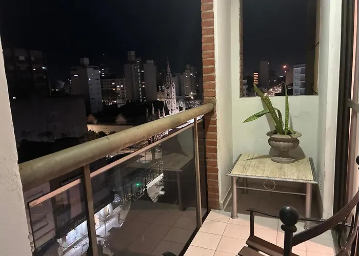 DEPARTAMENTO CÉNTRICO, a METROS de la UNIVERSIDAD, 4 PERSONAS, GARAJE AUTO CHICO