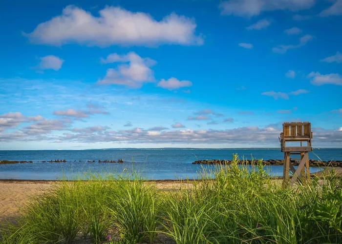 Spacious Beach House 6 Min Walk To Beach