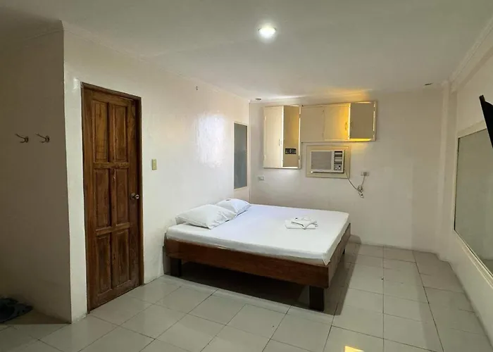 Oyo 1026 Evita Hotel Bacoor