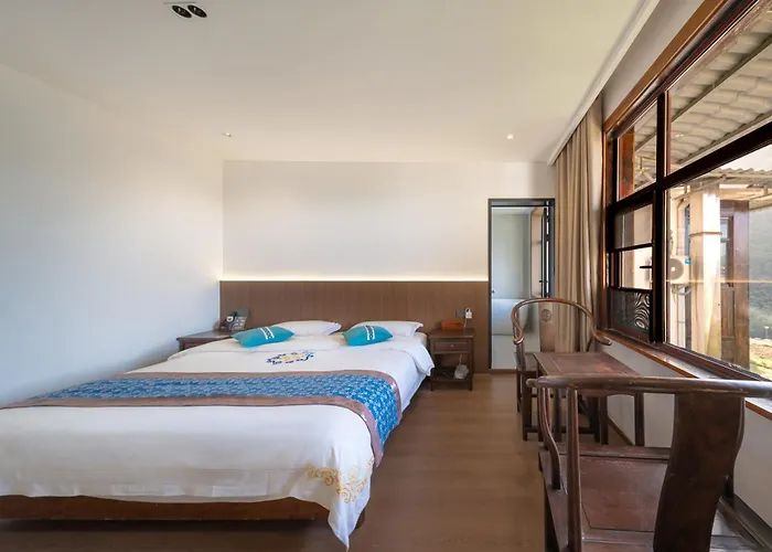 Zhangjiajie Joy Hotel -New Hotel ,Avatar Mountain View, Walking Distance To The Middle Gate Of Forest Park,Quite Entrance, Less Crowed & No Queue,Free Well-Prepared Breakfast,Free Self-Service Laundry & Drying, Attraction Tickets Serivce,Nice Host