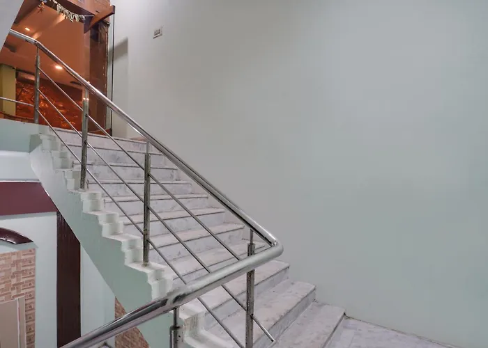 Hotel O Sree Simran Palace