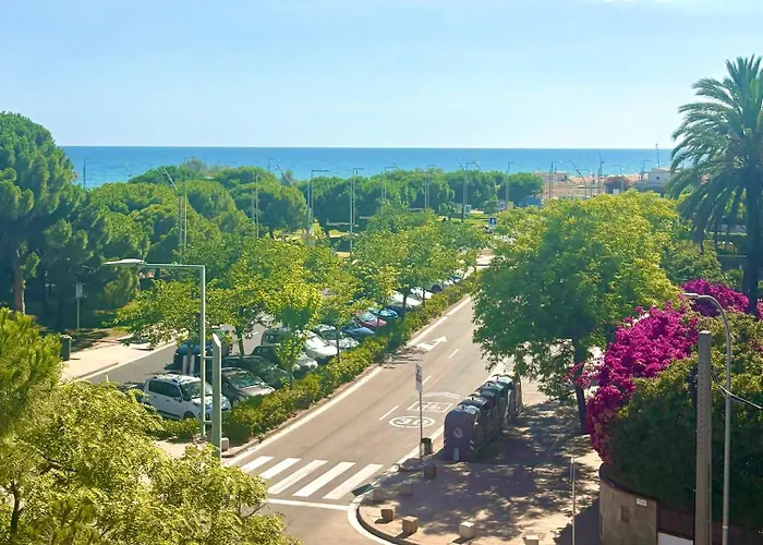 Terramar Stay - Pool, Parking & Sea Views